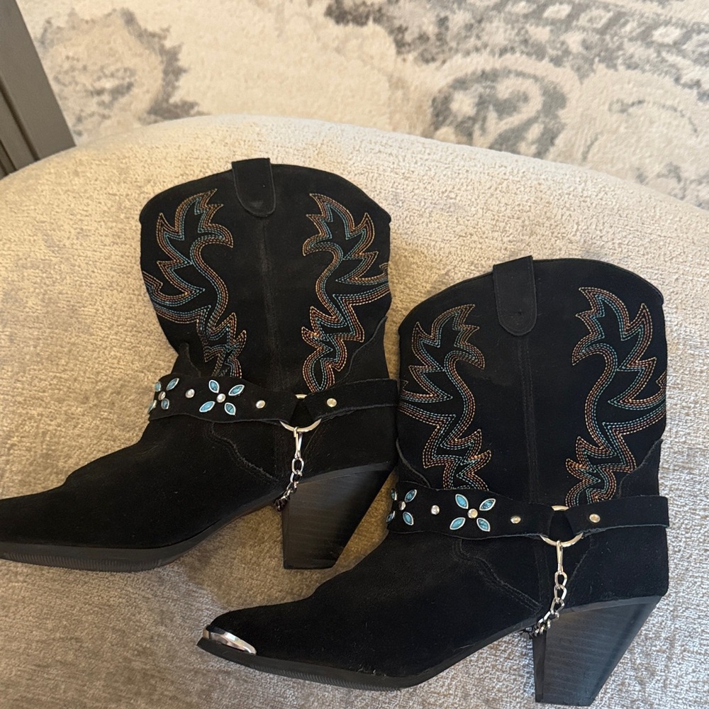 Dingo Black Suede Western Ankle Boots Turquoise Stud Harness 9.5